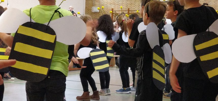 Viele Bienen auf unserem Schulfest Viele Bienen auf unserem Schulfest